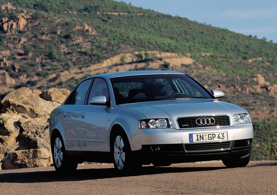  Audi A4 2.5 TDI Quattro Sedan (B6, 8E) 2000 года  (фото 1 из 14)